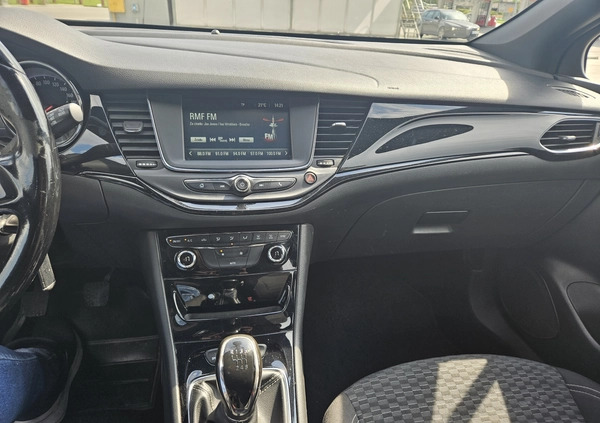 Opel Astra cena 26900 przebieg: 262000, rok produkcji 2017 z Nowogrodziec małe 154